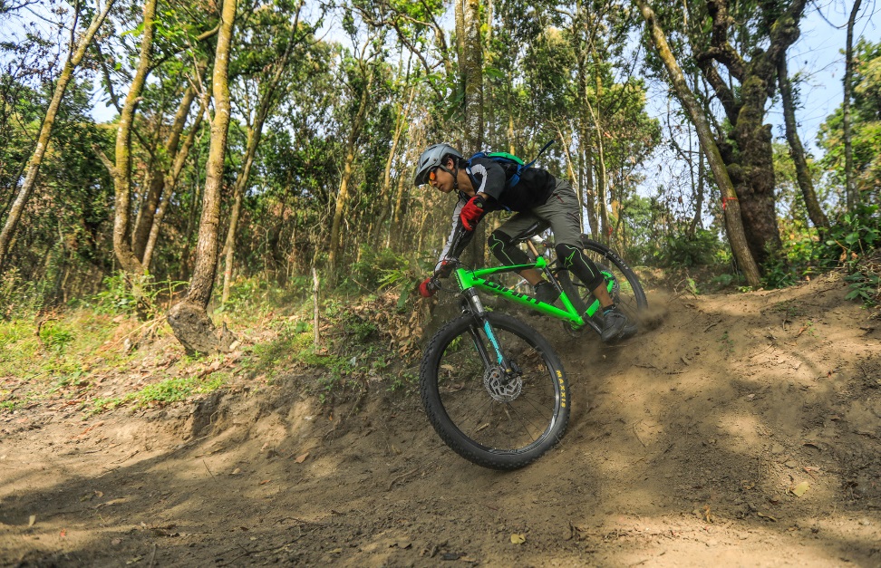 Pokhara Enduro safety 21699645492.jpg